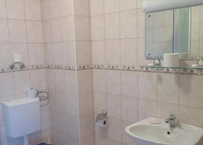 In With Balcony, Air Conditioning, Wifi 4676-6 *