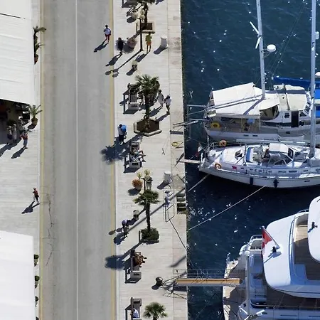 In With Balcony, Air Conditioning, Wifi 4676-6 *