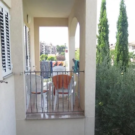 In With Balcony, Air Conditioning, Wifi 4676-6