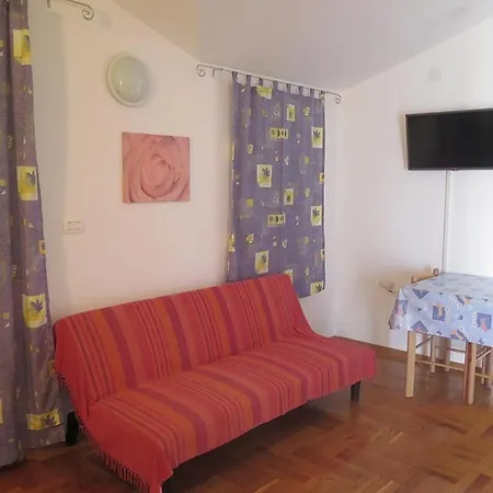 شقة In With Balcony, Air Conditioning, Wifi 4676-6 بوريتش