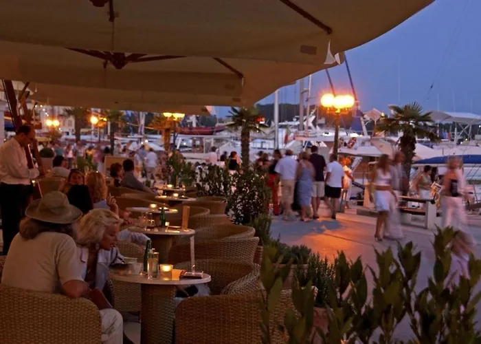 In With Balcony, Air Conditioning, Wifi 4676-6